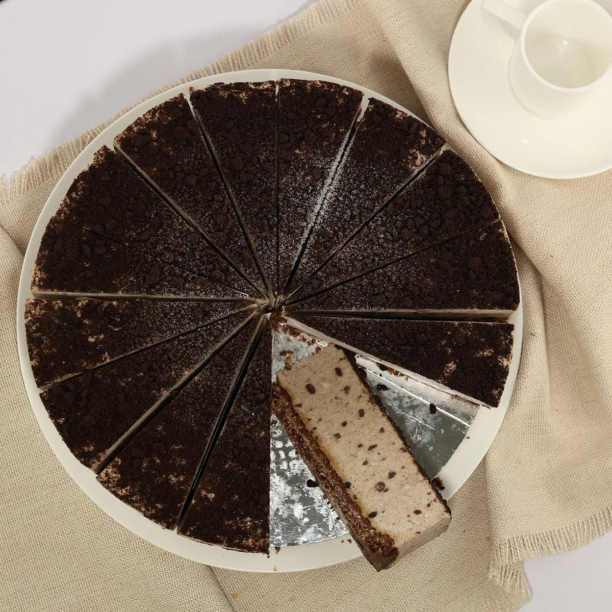 Cookie & Cream Cheesecake - Cut